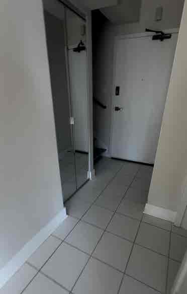 2nd bedroom in apartment near LUC