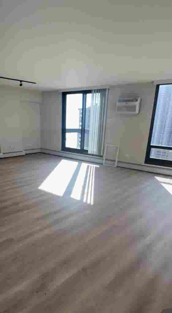 2nd bedroom in apartment near LUC