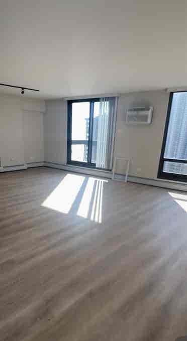 2nd bedroom in apartment near LUC