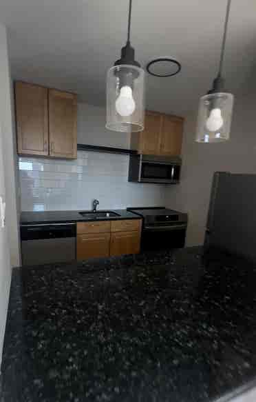 2nd bedroom in apartment near LUC
