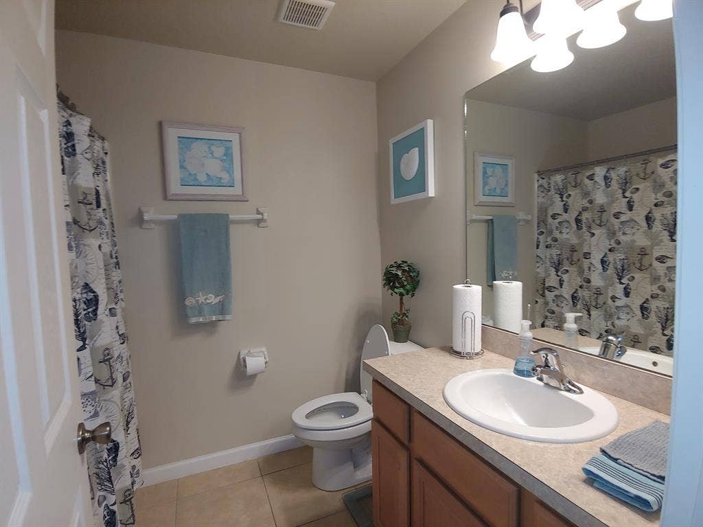 Beachside furn rm, private ba, loft