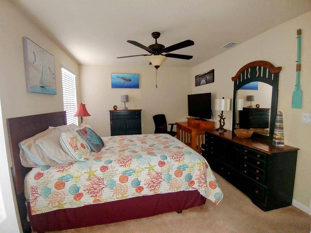 Beachside furn rm, private ba, loft