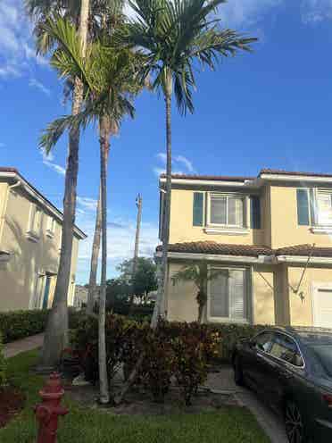 Share my beautiful safe townhouse.