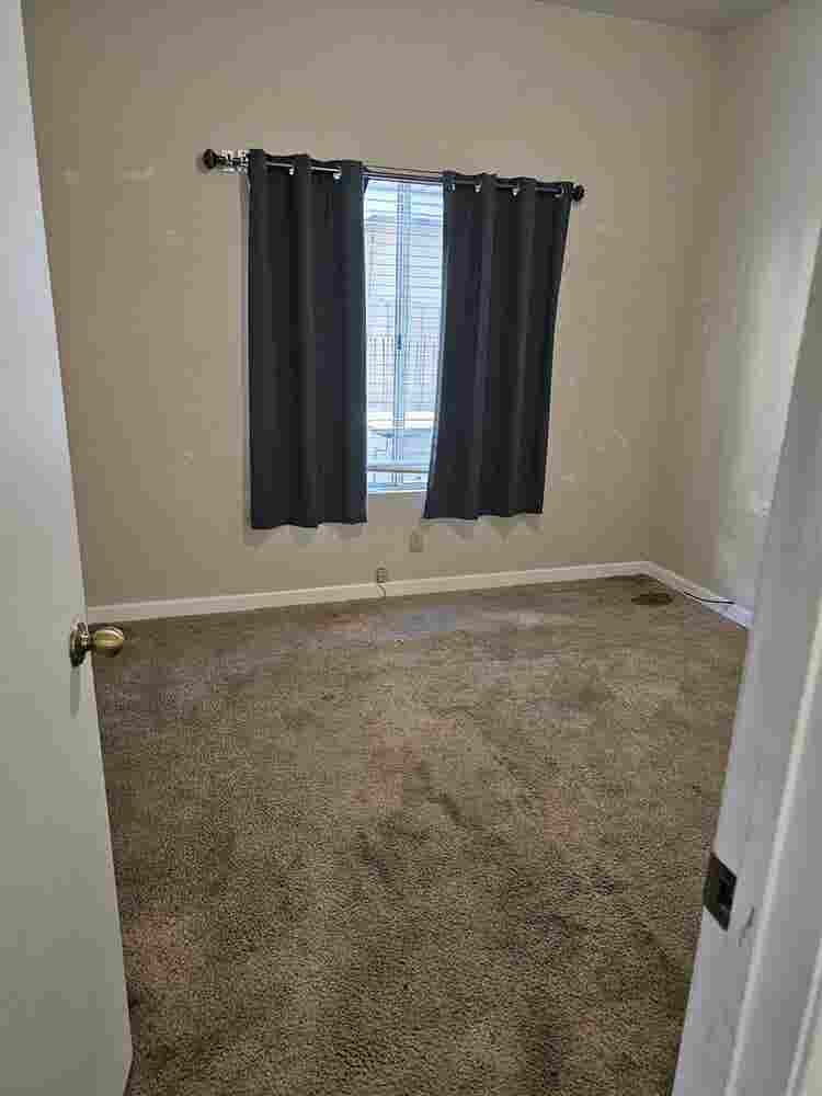 Nice room in beautiful Orangecrest