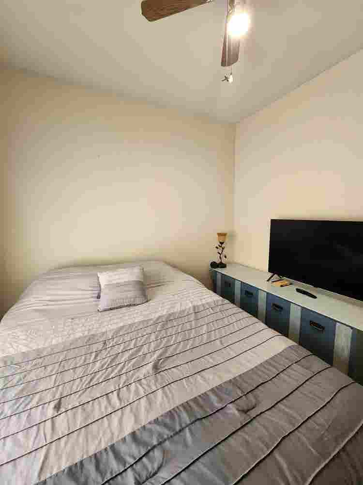 Nice room in beautiful Orangecrest