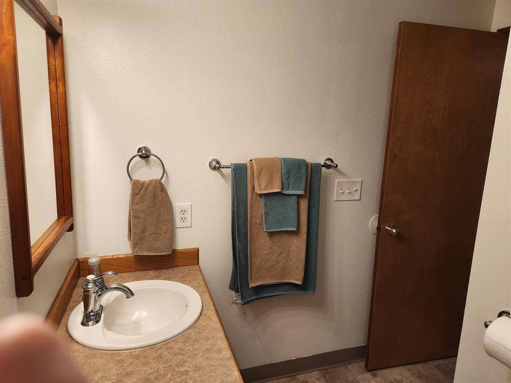 Private Rm/Ba for Rent-Se Portland