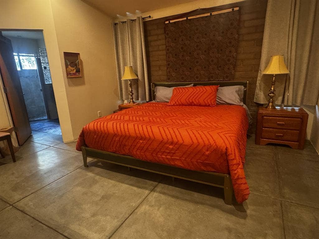 Central Luxury 3 King beds/baths