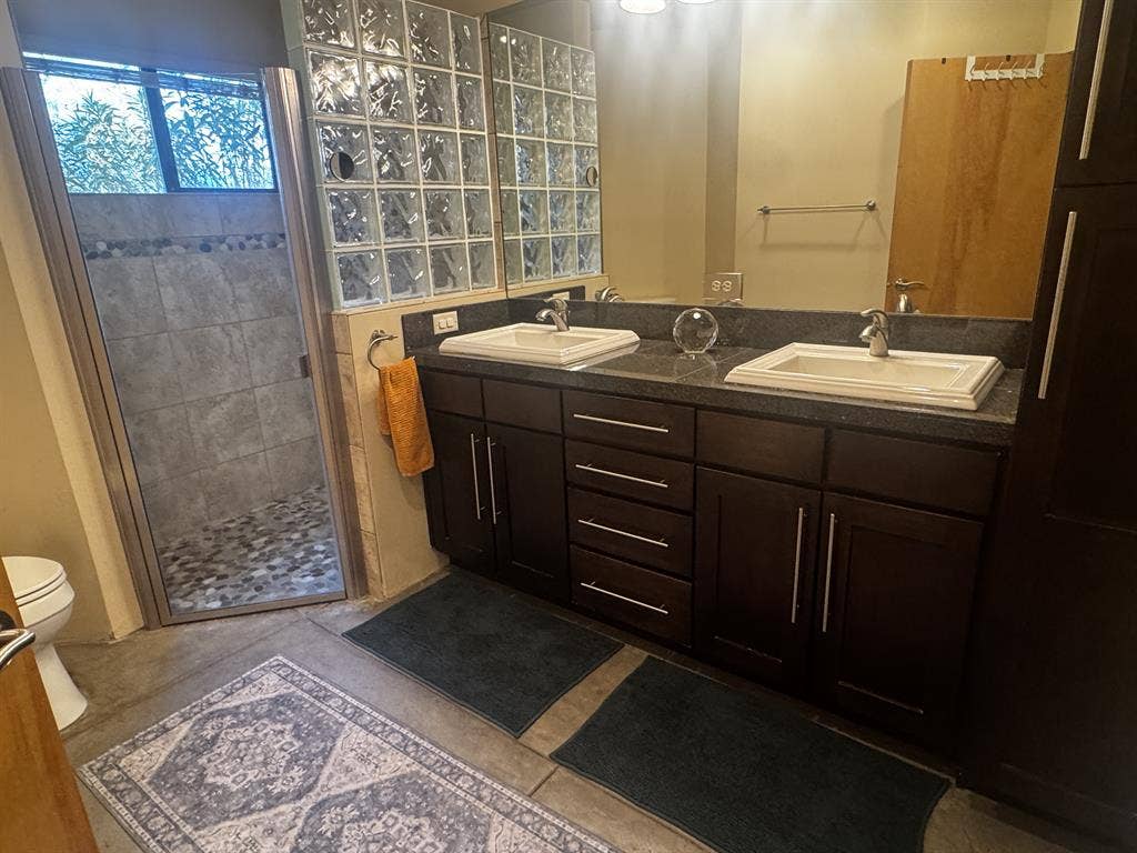 Central Luxury 3 King beds/baths