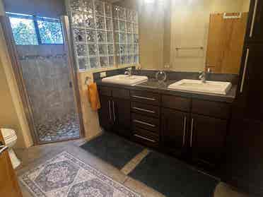 Central Luxury 3 King beds/baths