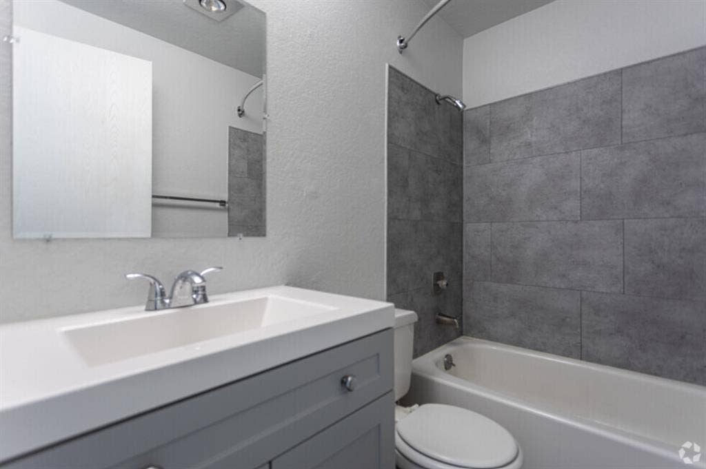 Bedroom Apartments for Rent!