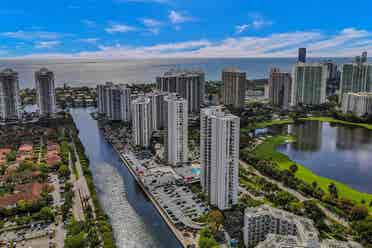 Aventura Views