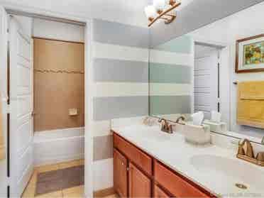 Move into Modern: Prime location!