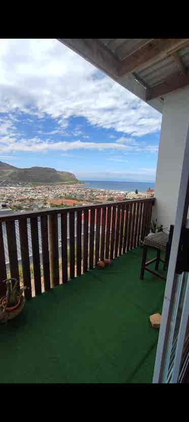 Looking for a house mate
