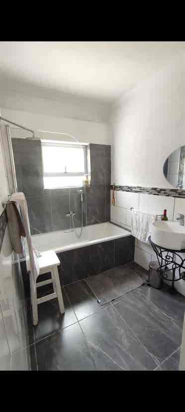 Looking for a house mate