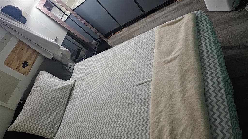 Furnished small rooms  Available