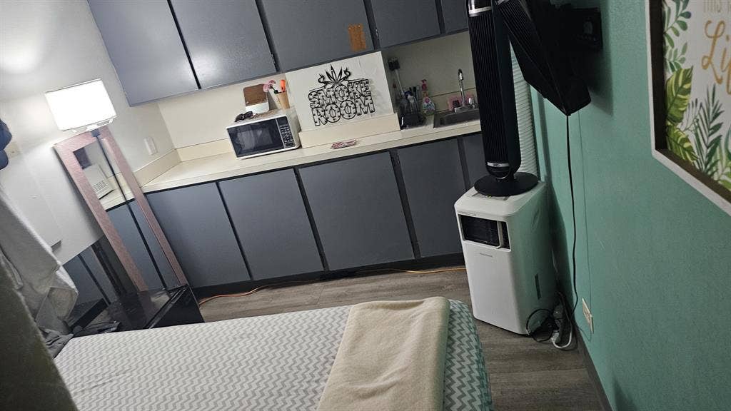 Furnished small rooms  Available