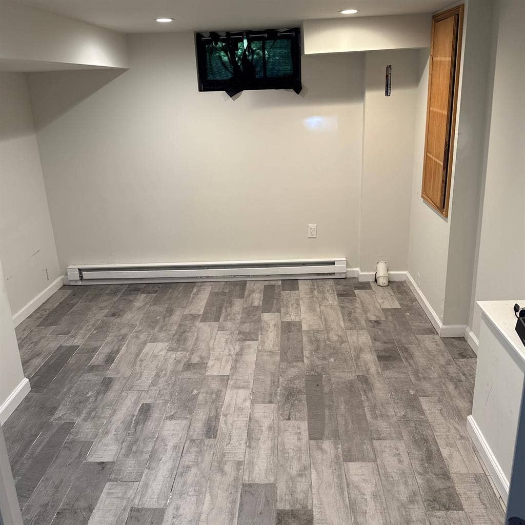 Downstairs room w/ private bathroom