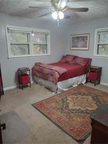 Furnished room w private bathroom