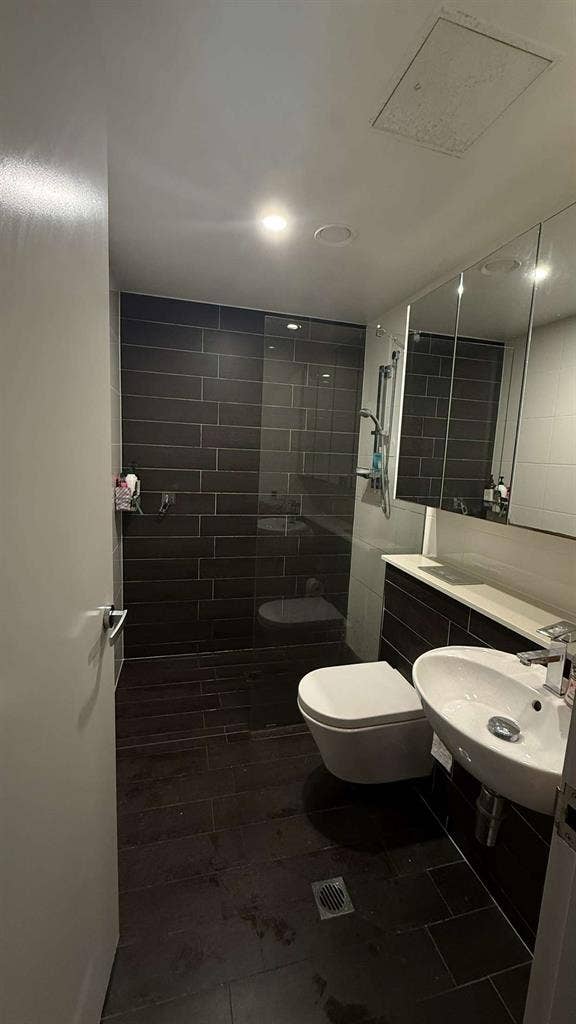 Room persons Sydney