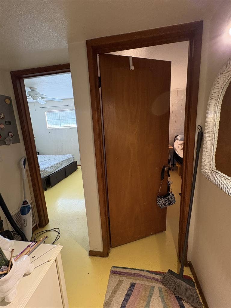 Midtown Phoenix Apartment Room