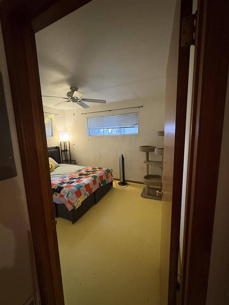 Midtown Phoenix Apartment Room