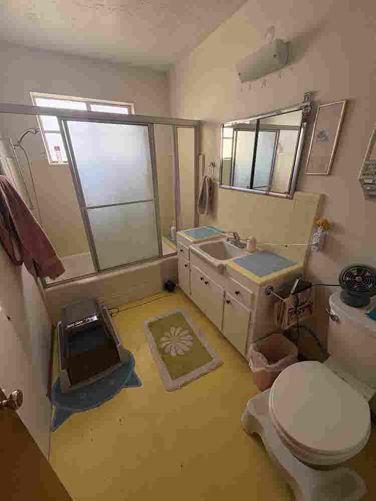 Midtown Phoenix Apartment Room