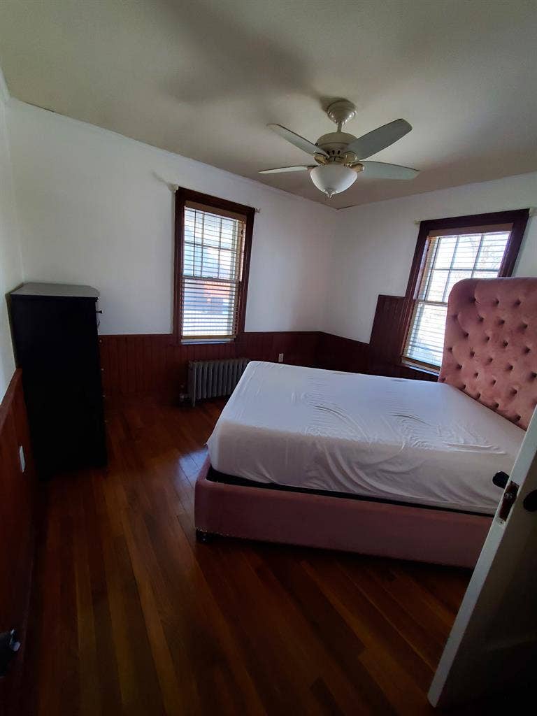“Private Room in Well-Maintained H