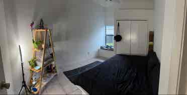 Nice and cozy bedroom.