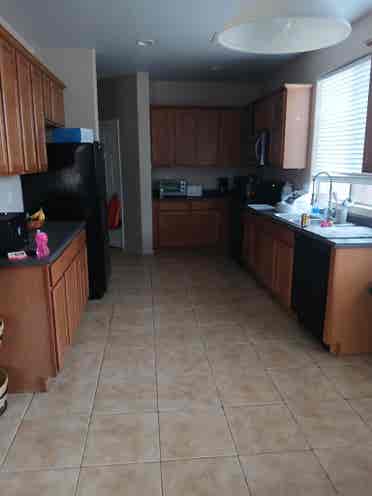 3 rooms available in big house