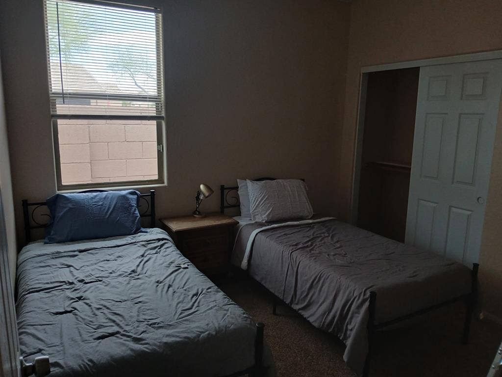 3 rooms available in big house