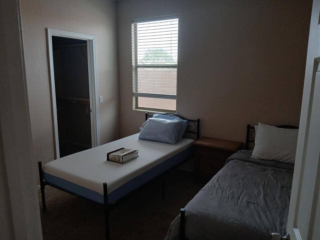 3 rooms available in big house