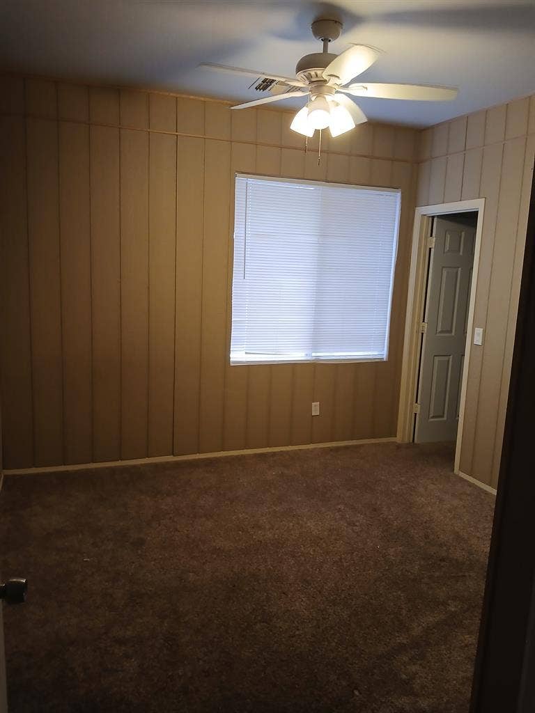 3 rooms available in big house