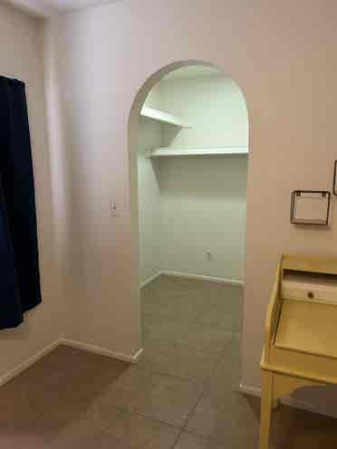 Private room in 
house, N.Phx