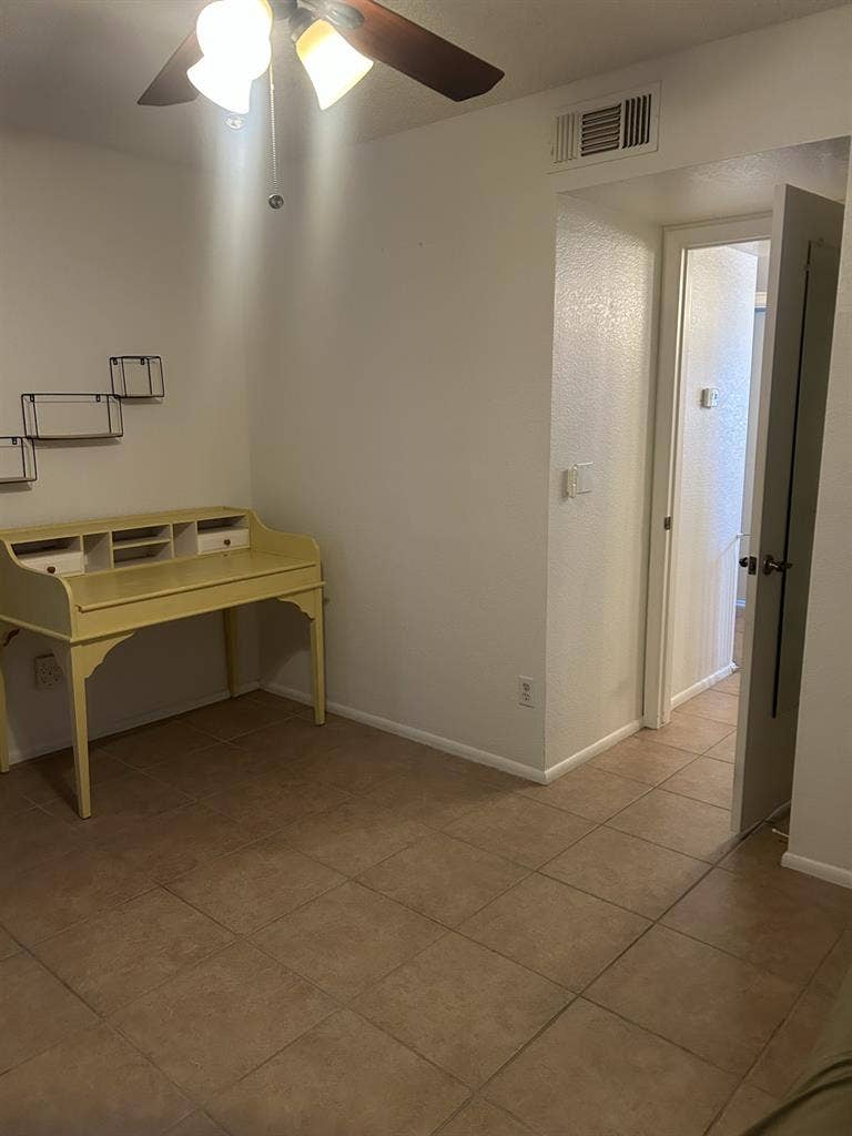 Private room in
house, N.Phx
