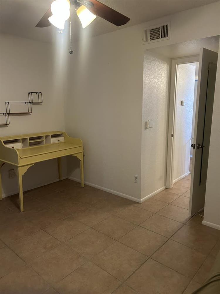 Private room in N.Phx (for FEMALE)