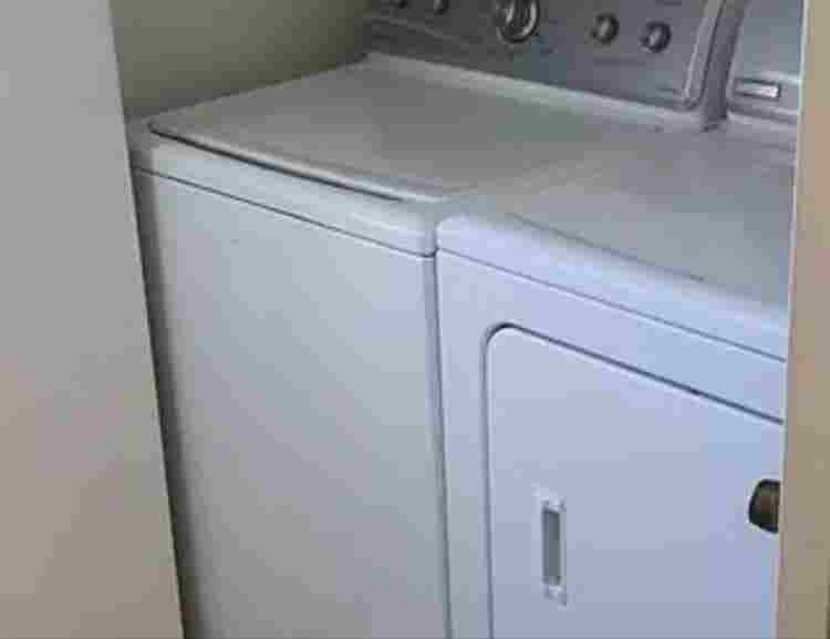 Private room in N.Phx (for FEMALE)