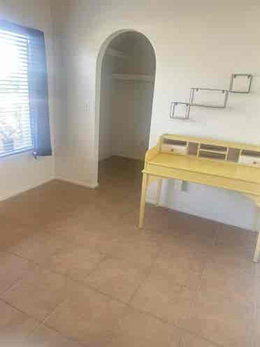 Private room in 
house, N.Phx