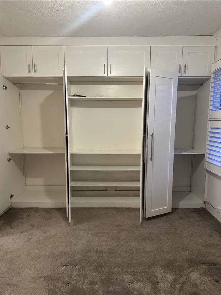 Two Flat mates wanted (F)