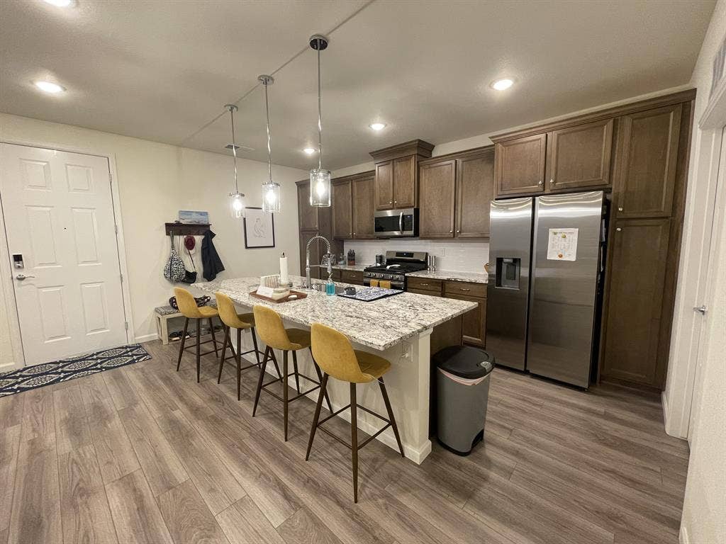 Seeking roomate in Briargate area