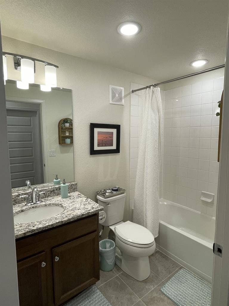 Seeking roomate in Briargate area