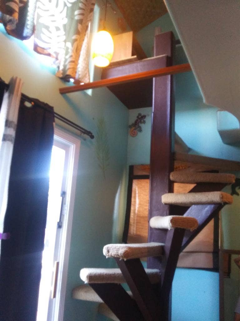 2/story Tiny (w/detach Shared Bath)