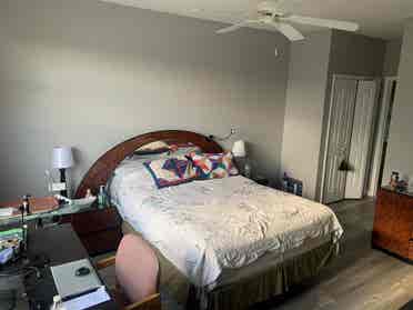 Master bedroom w private bathroom