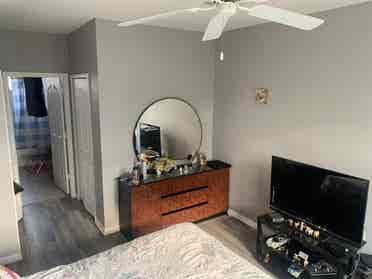 Master bedroom w private bathroom