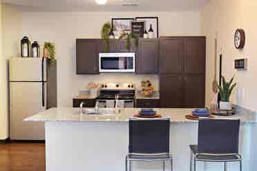 1 Bedroom / 1 Bathroom