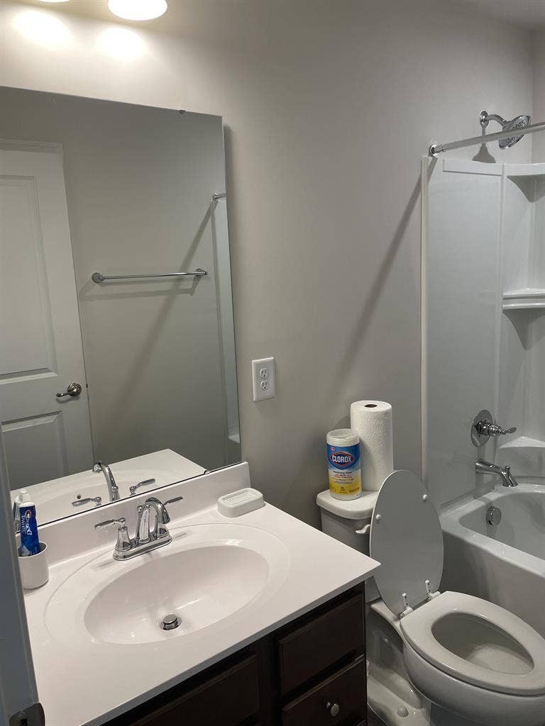 Room for Rent New Townhome