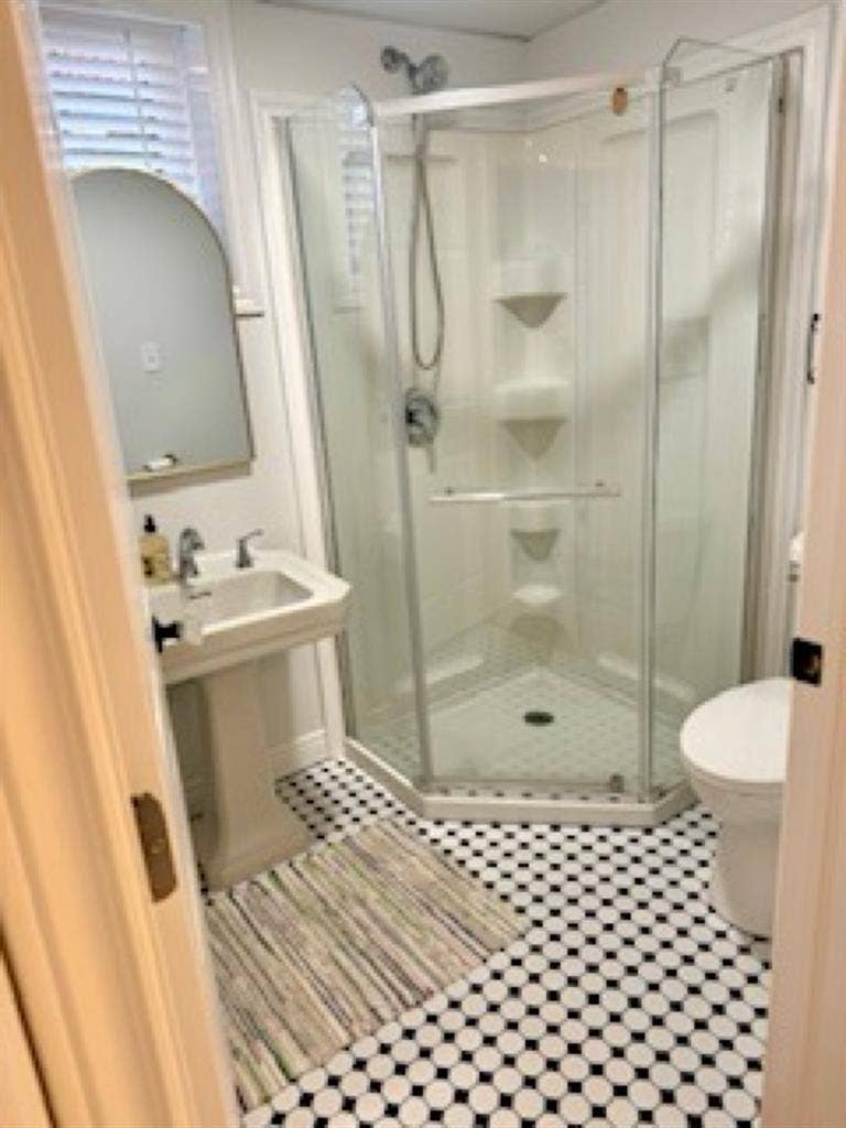 Looking for a roommate this fall