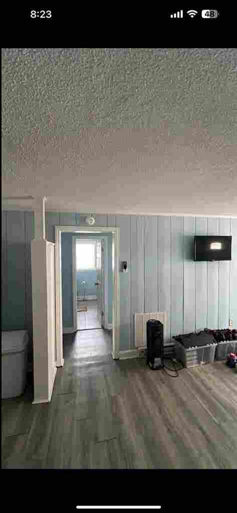 Looking for 1 roommate ASAP!
