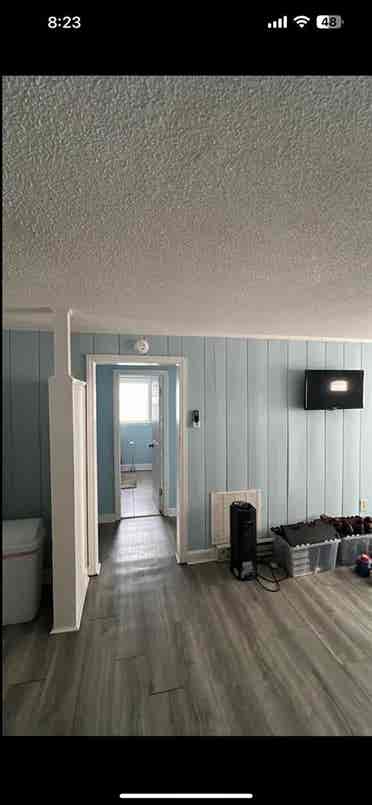 Looking for 1 roommate ASAP!