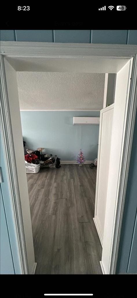 Looking for 1 roommate ASAP!