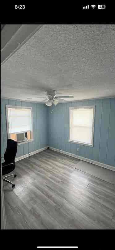 Looking for 1 roommate ASAP!